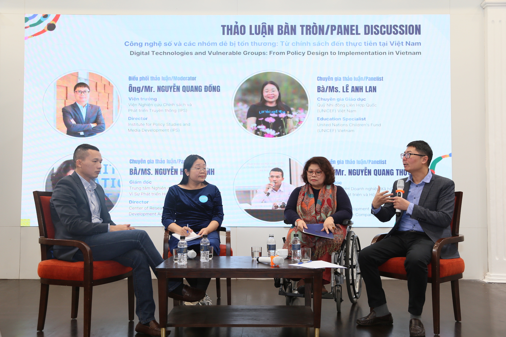 Giảm thiểu rủi ro công nghệ số đối với người yếu thế